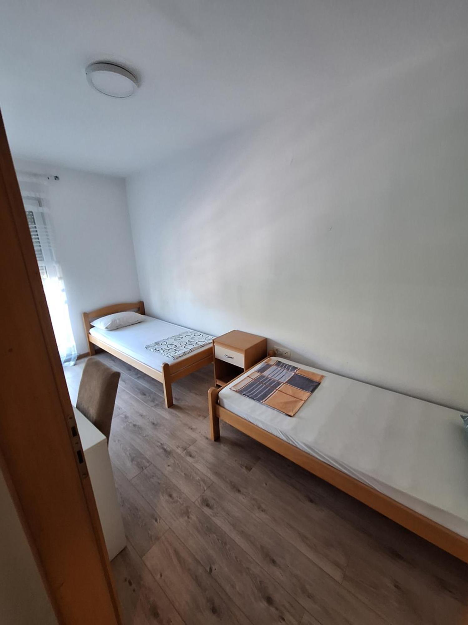 מוסטר Apartment Enjoy Free Private Parking מראה חיצוני תמונה