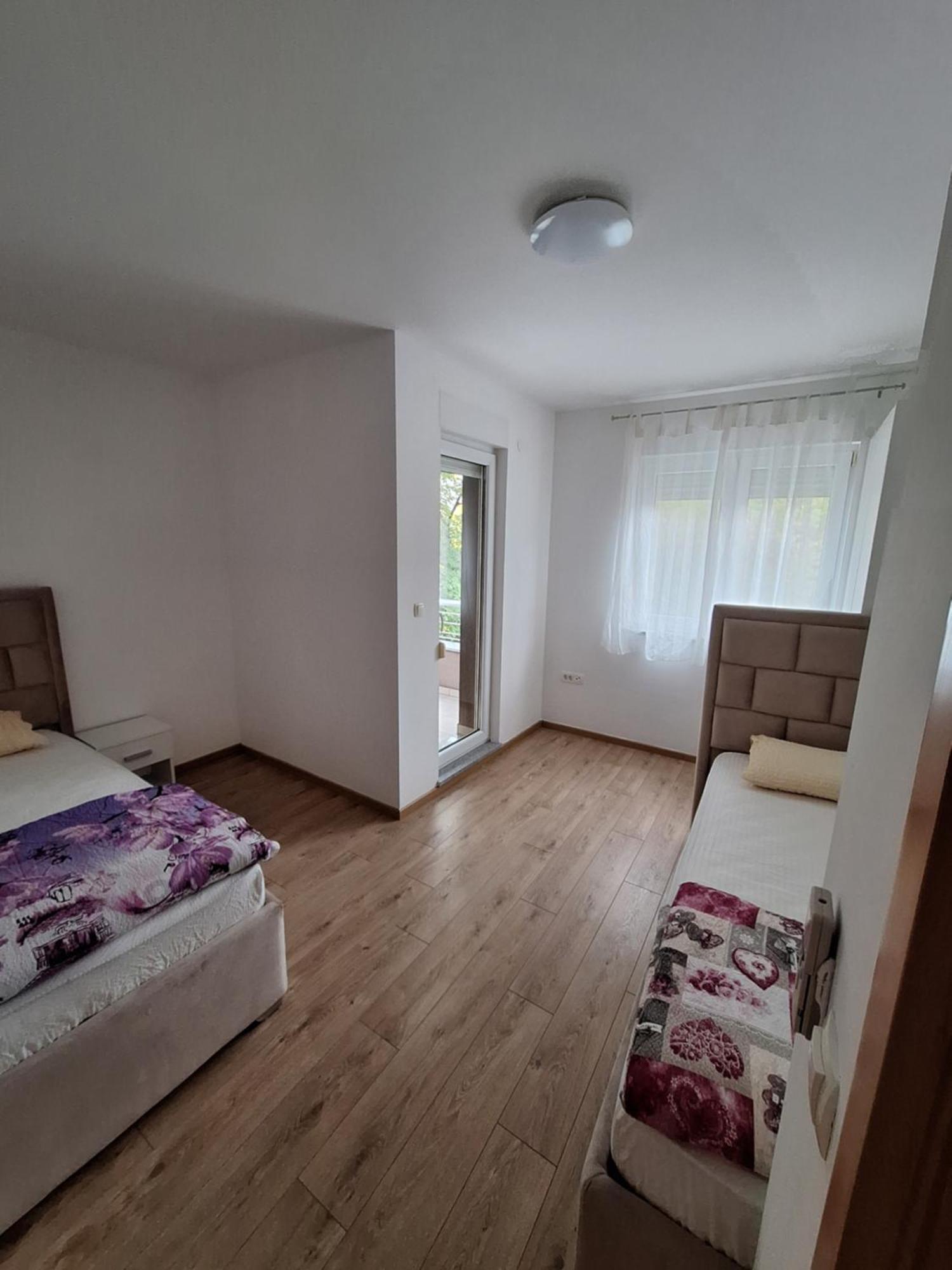 מוסטר Apartment Enjoy Free Private Parking מראה חיצוני תמונה