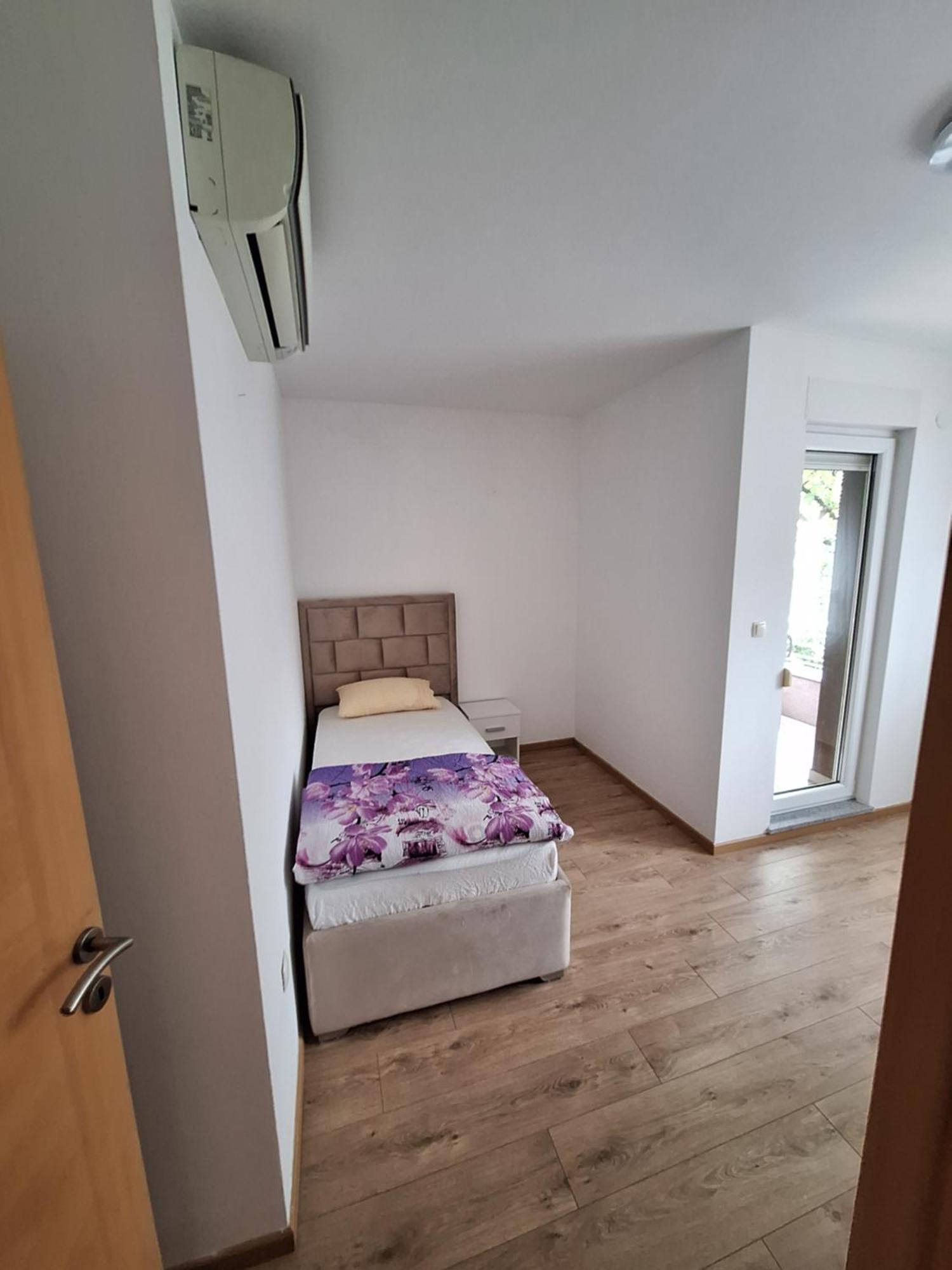 מוסטר Apartment Enjoy Free Private Parking מראה חיצוני תמונה