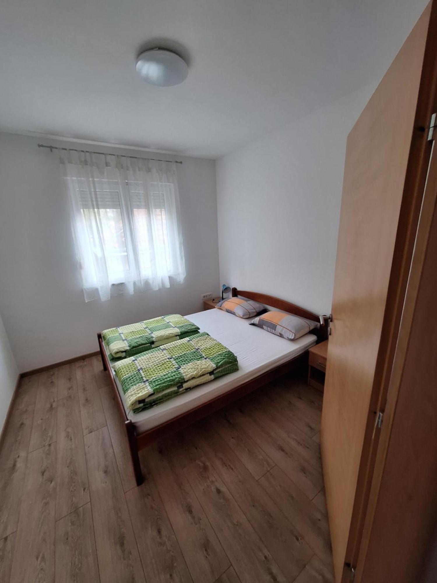 מוסטר Apartment Enjoy Free Private Parking מראה חיצוני תמונה
