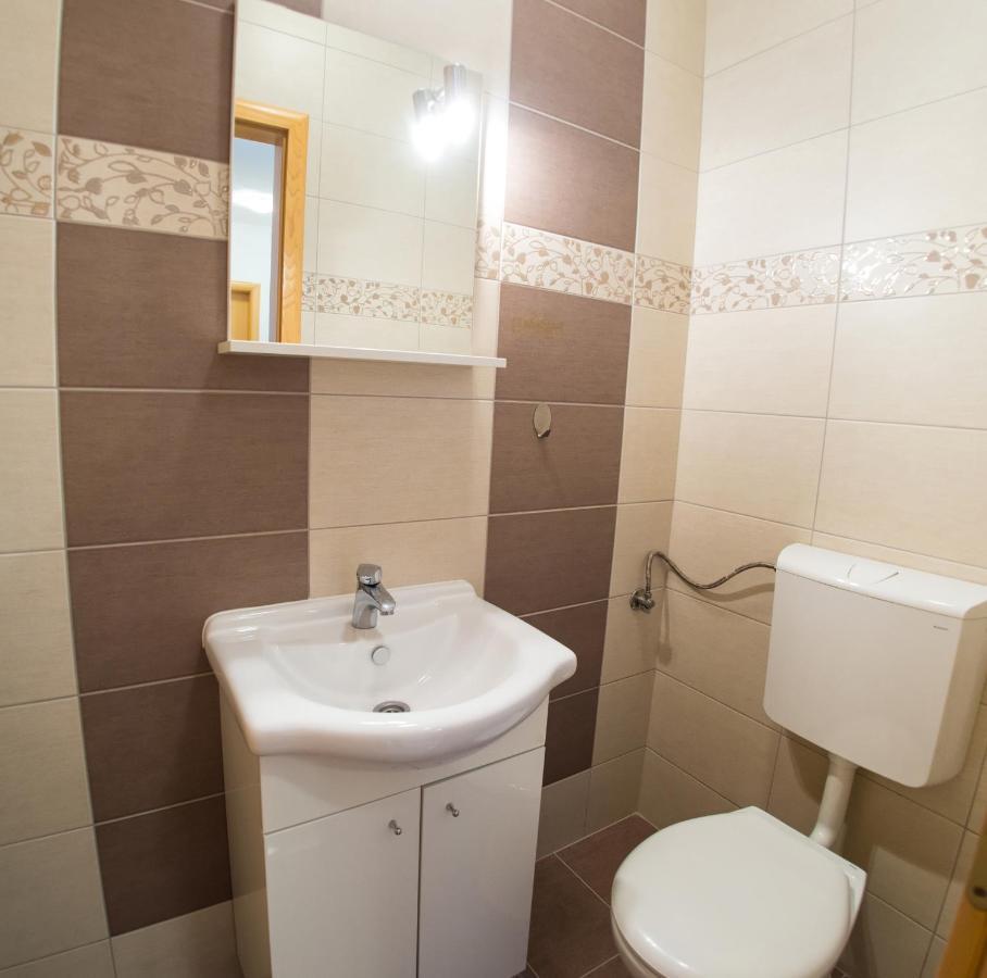 מוסטר Apartment Enjoy Free Private Parking מראה חיצוני תמונה